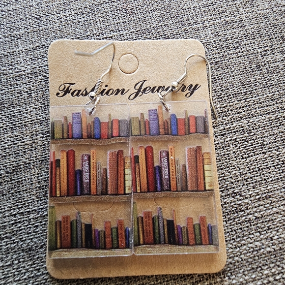 Book store/library earrings - Picture 3 of 9